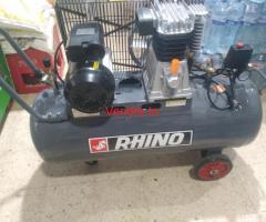 compresseur neuf de marque rhino